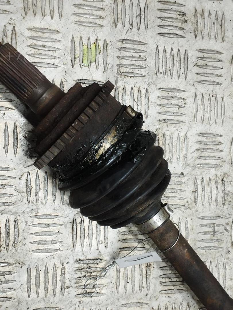 Полуось передняя левая