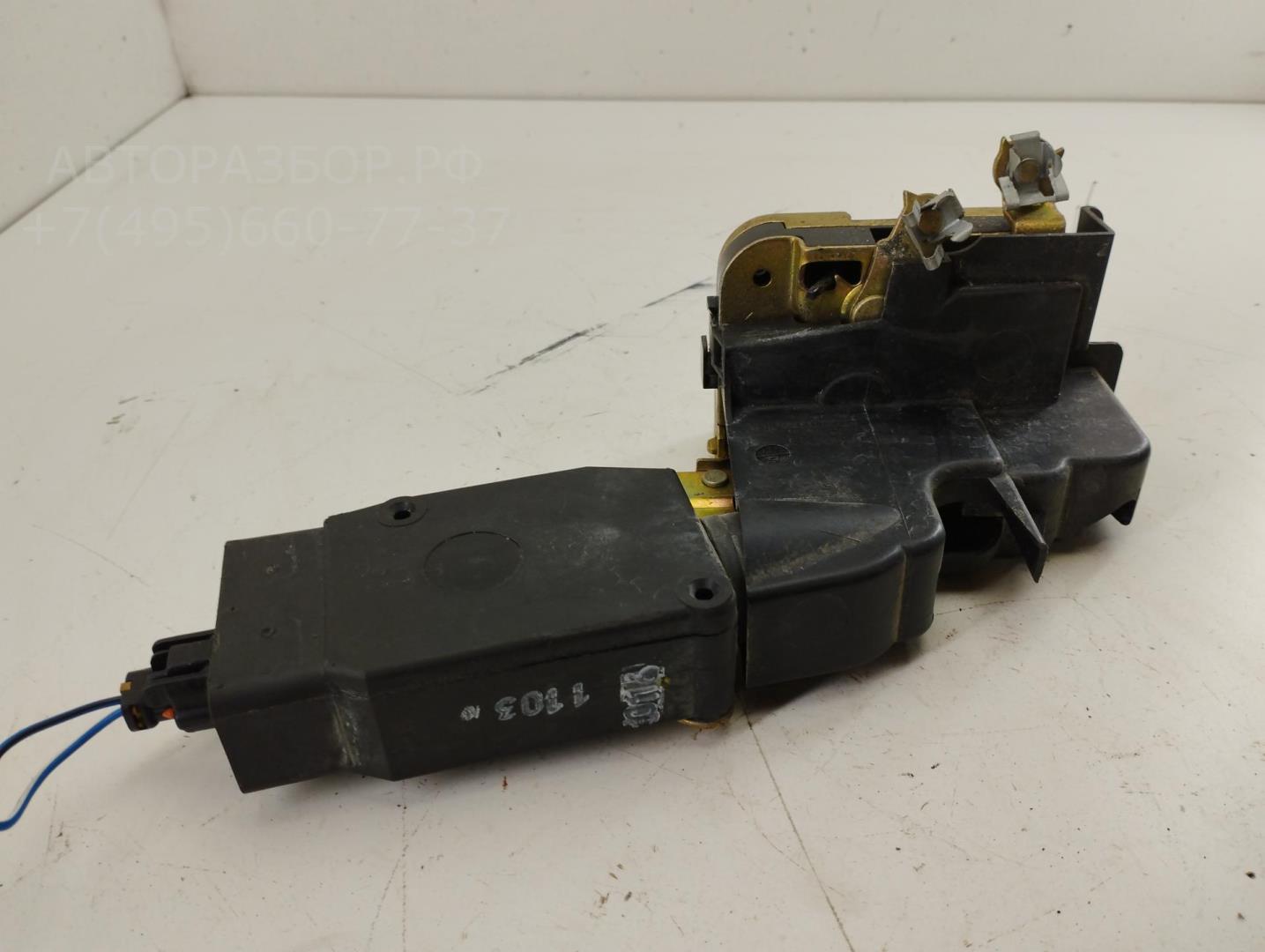 Замок двери передней правой