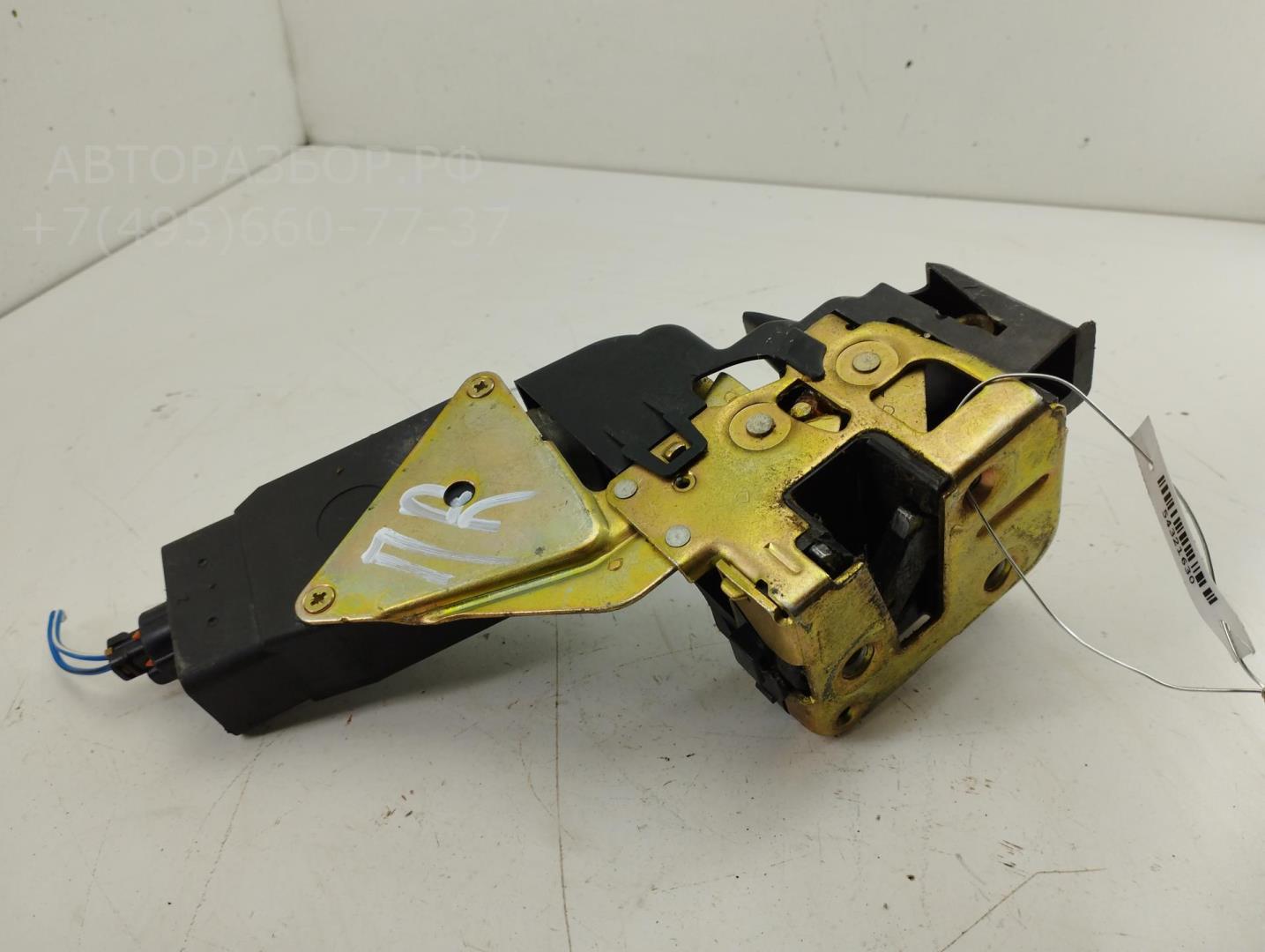 Замок двери передней правой