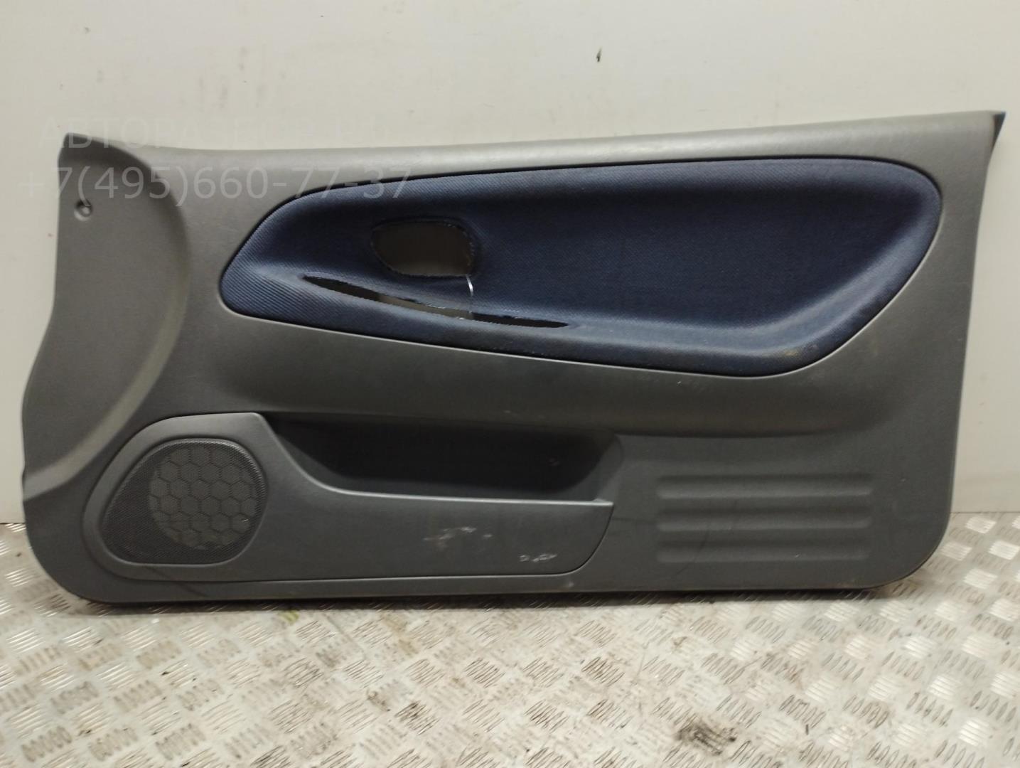Обшивка двери передней правой