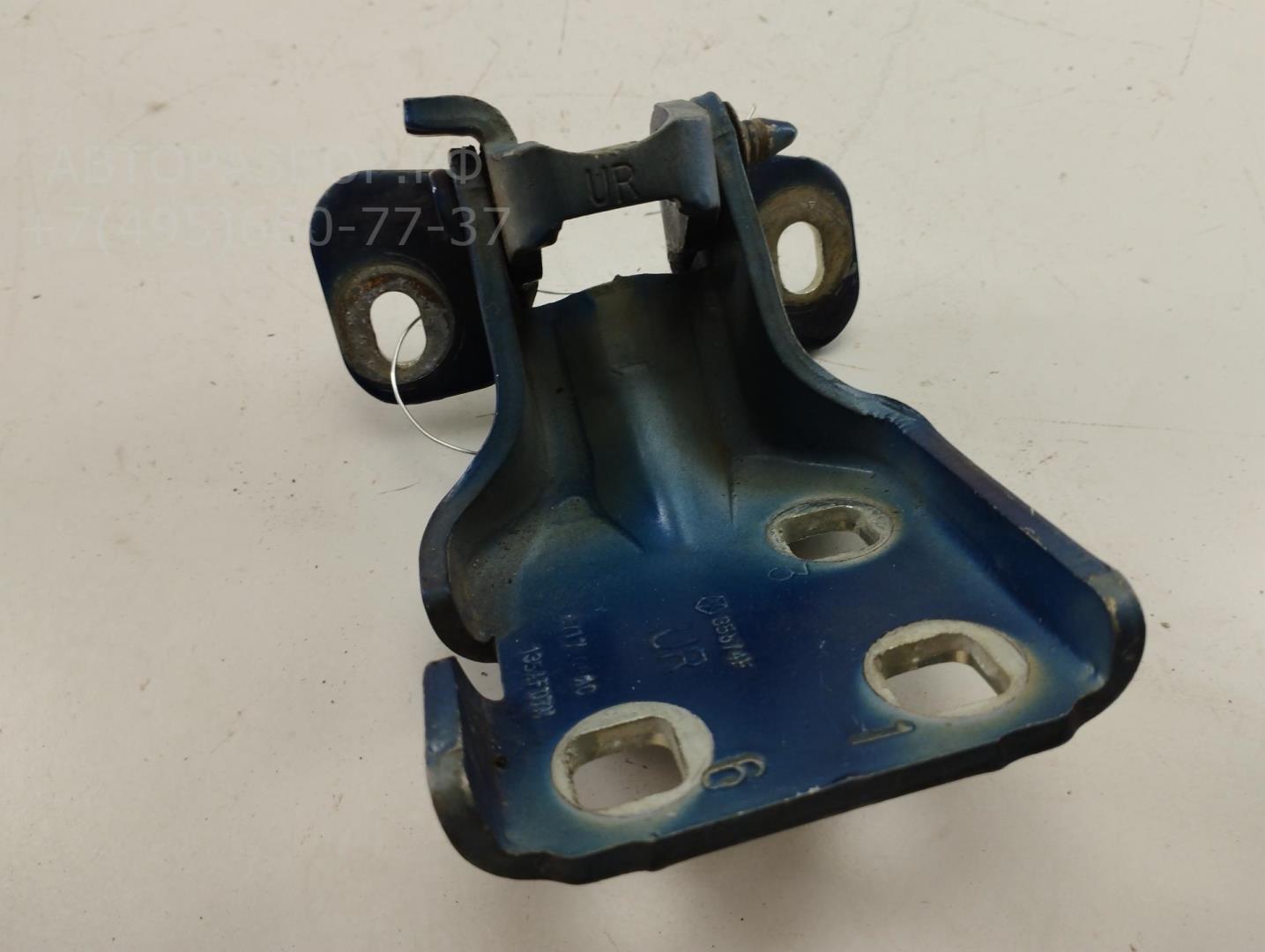 Петля двери