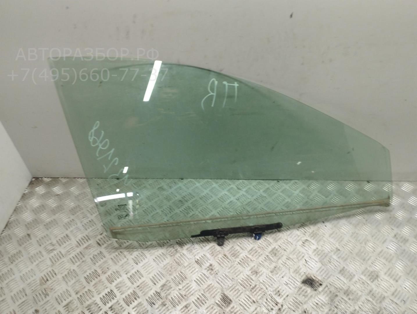 Стекло двери передней правой