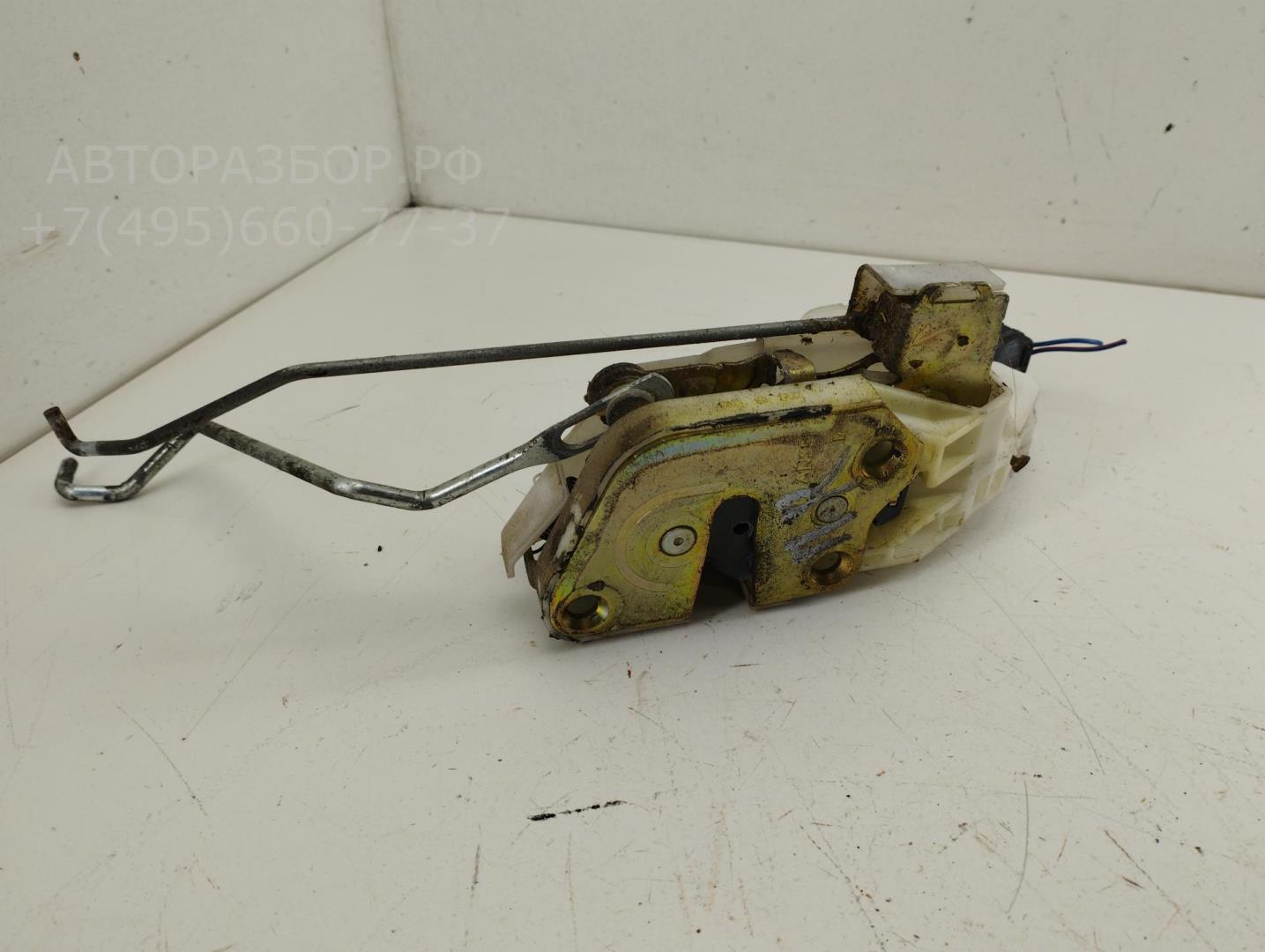 Замок двери передней правой