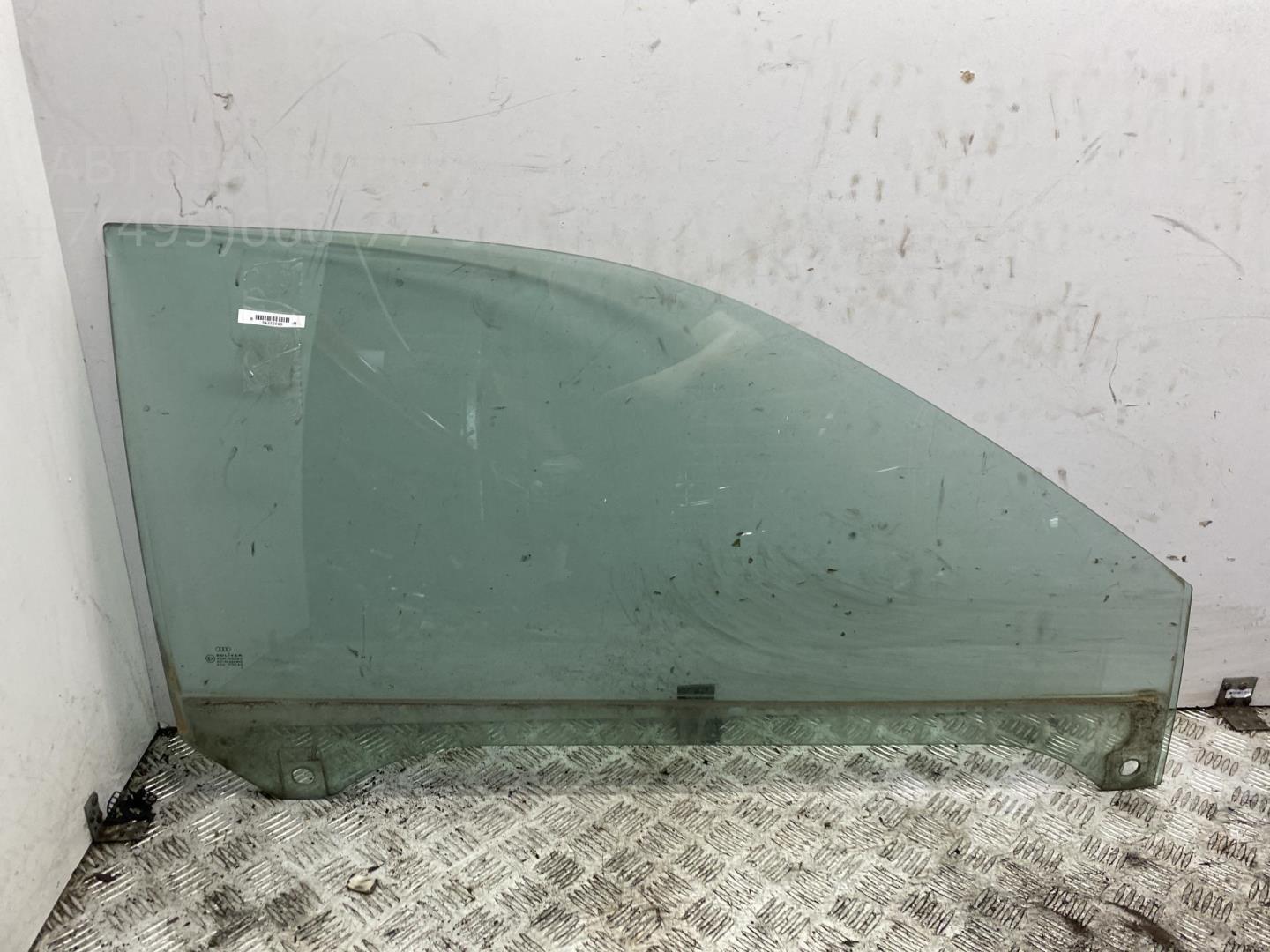 Стекло двери передней правой