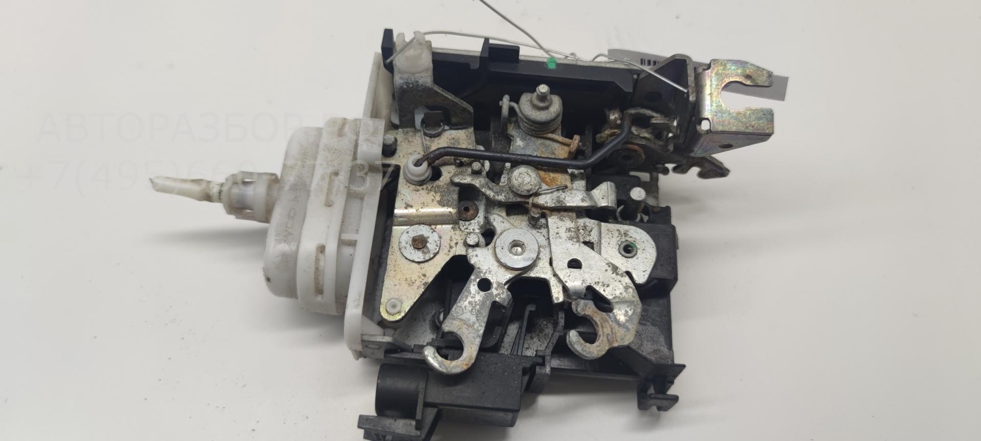 Замок двери передней правой