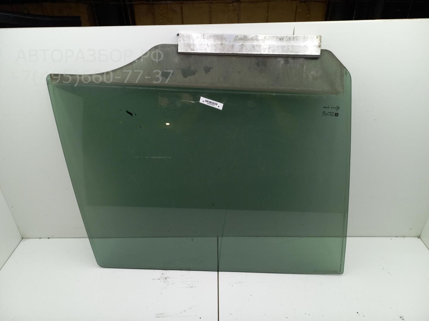 Стекло двери задней правой