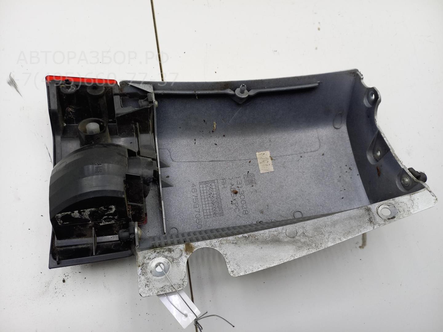 Отражатель в бампер задний правый