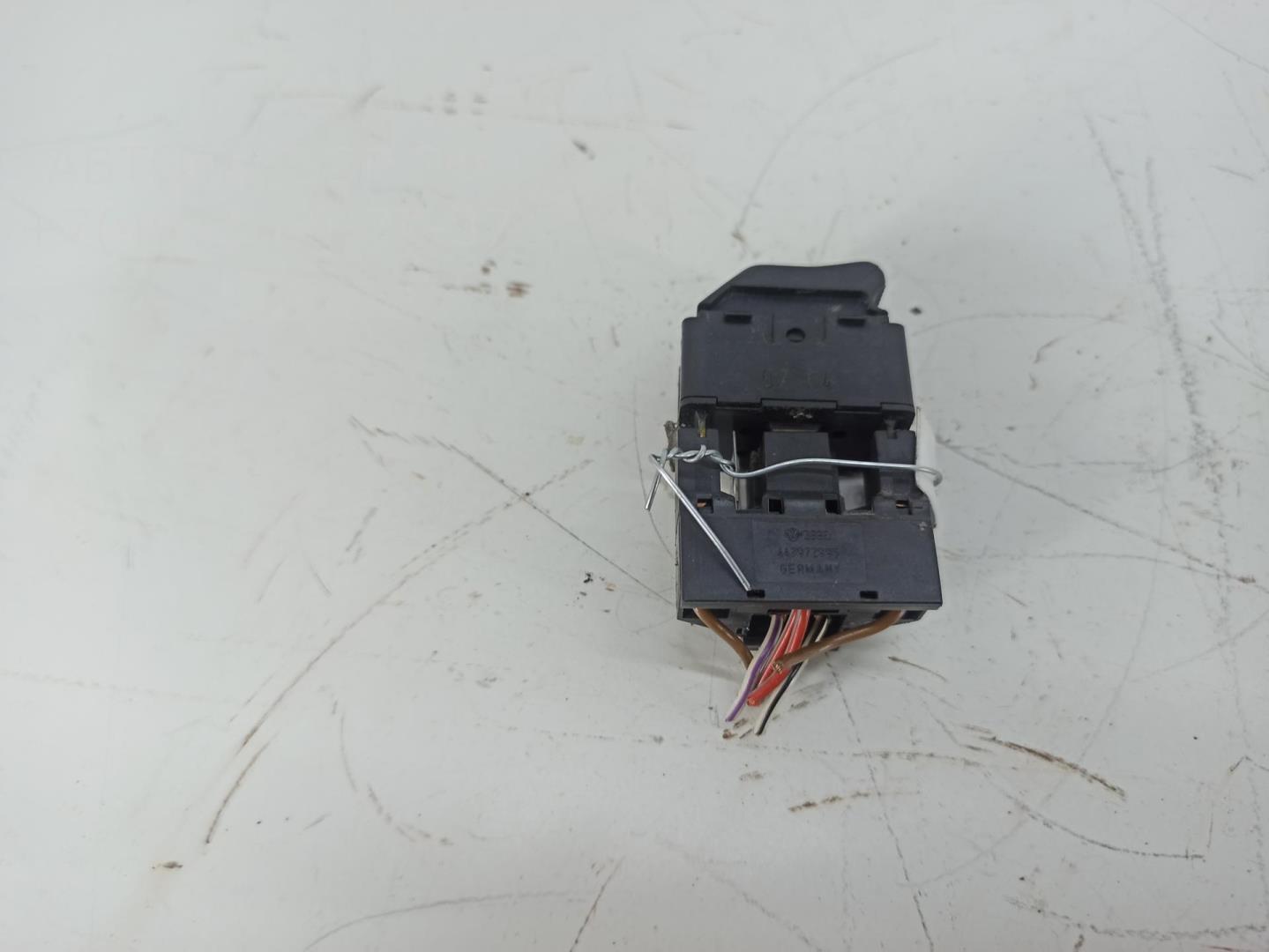 Кнопка стеклоподъемника