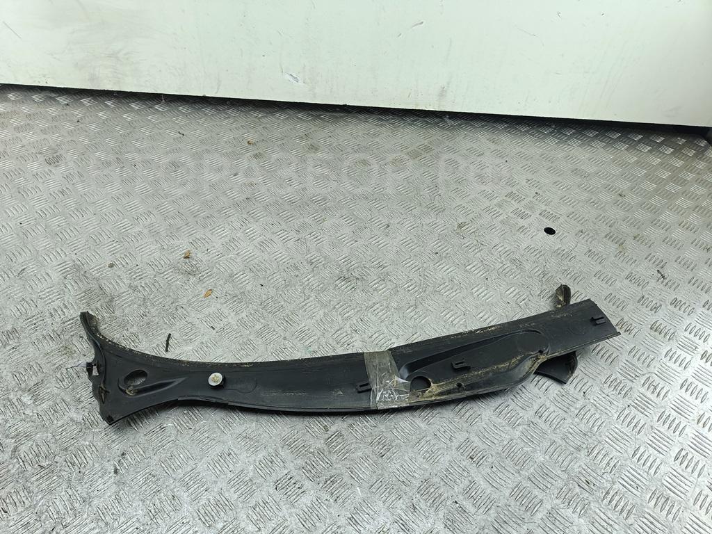 Решетка стеклоочистителей (Жабо)