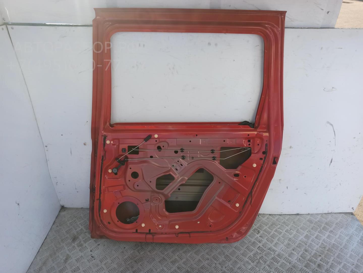 Дверь задняя правая