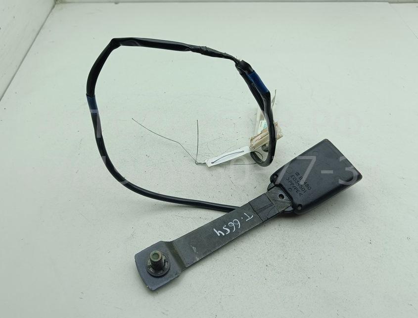 Ответная часть ремня безопасности