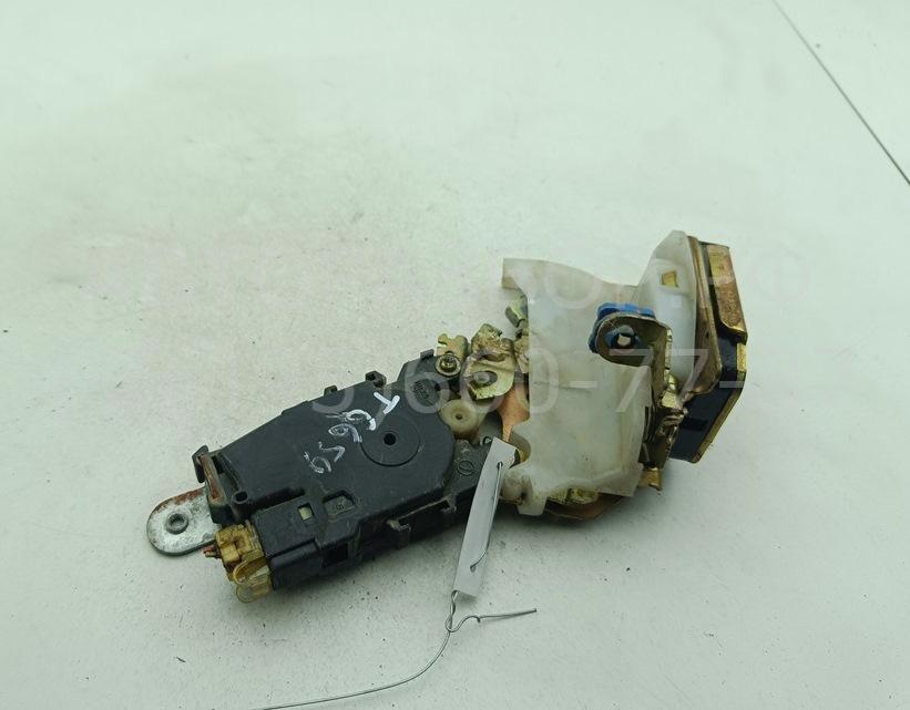 Замок двери задней левой