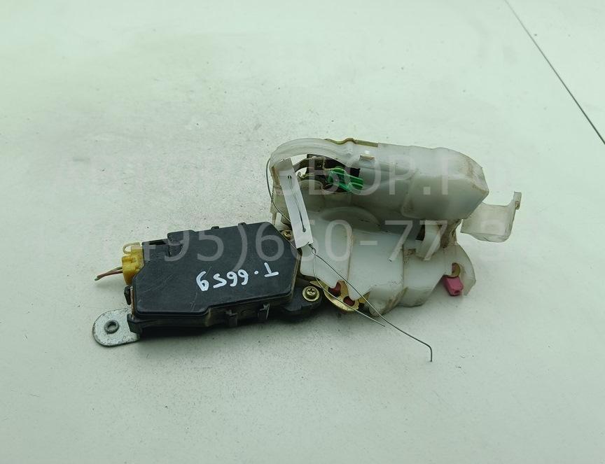 Замок двери передней правой