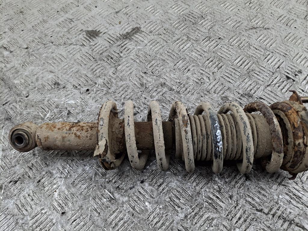 Амортизатор задний правый