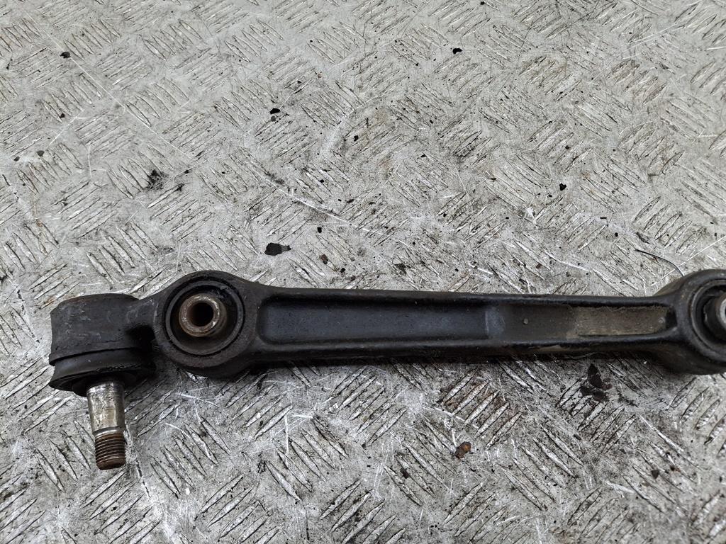 Рычаг передний правый