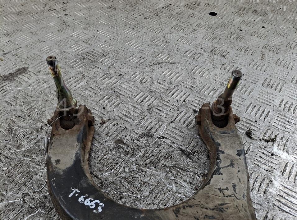 Рычаг передний левый