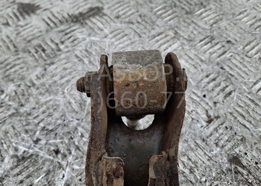 Рычаг передний левый