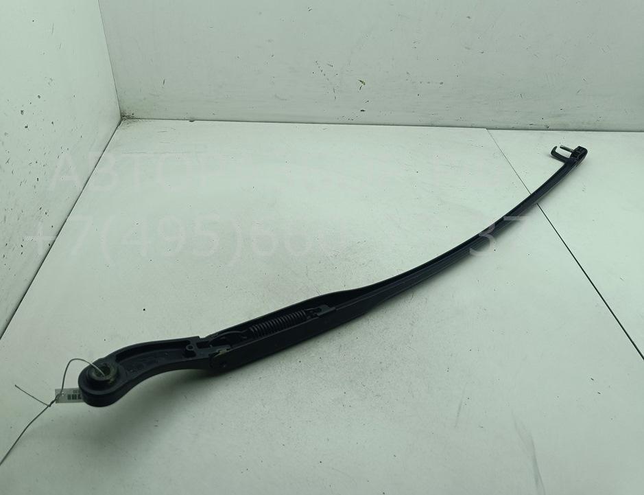 Поводок стеклоочистителя передний правый