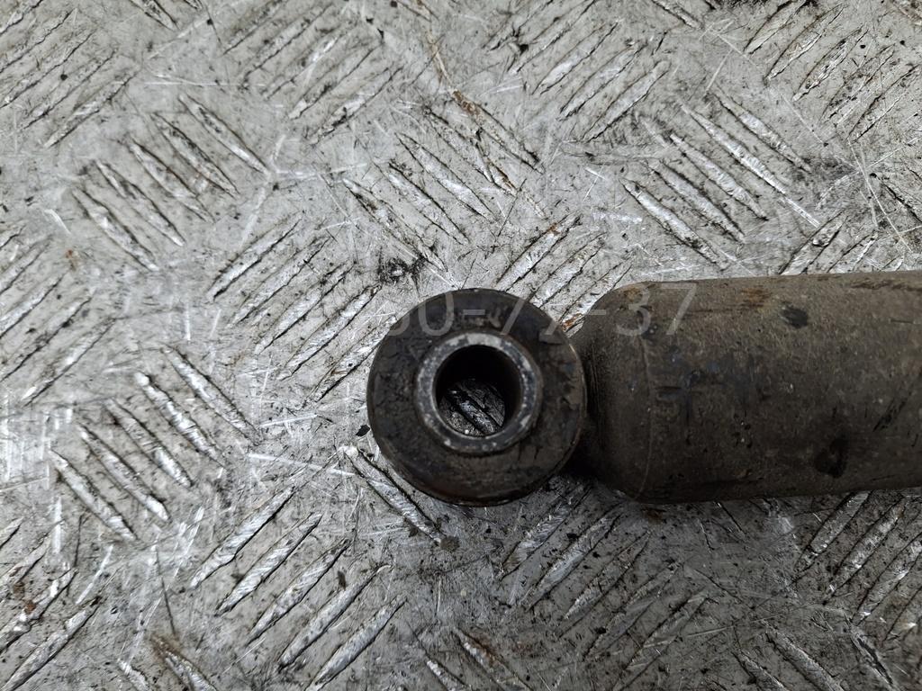 Амортизатор задний правый