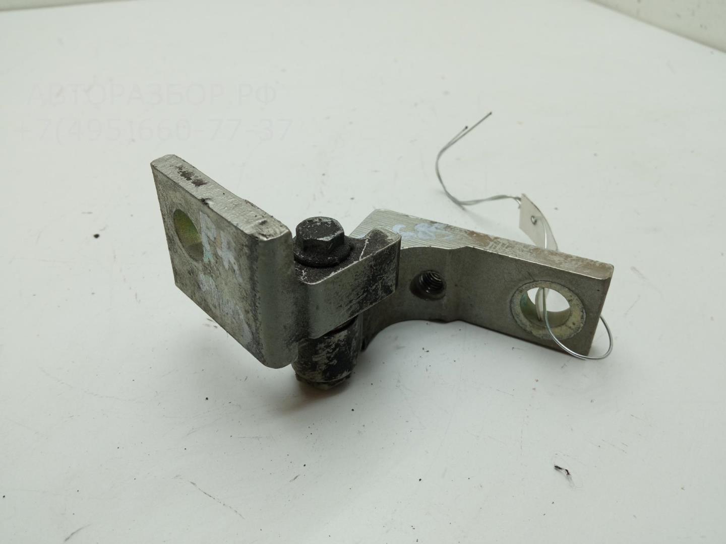 Петля двери