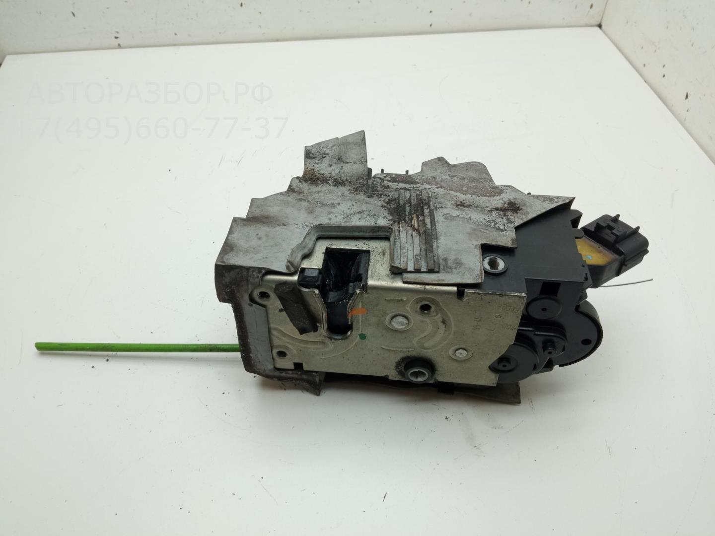 Замок двери задней левой