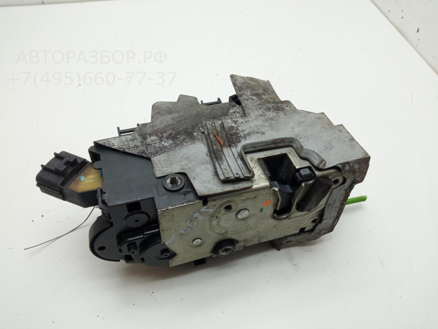 Замок двери задней правой