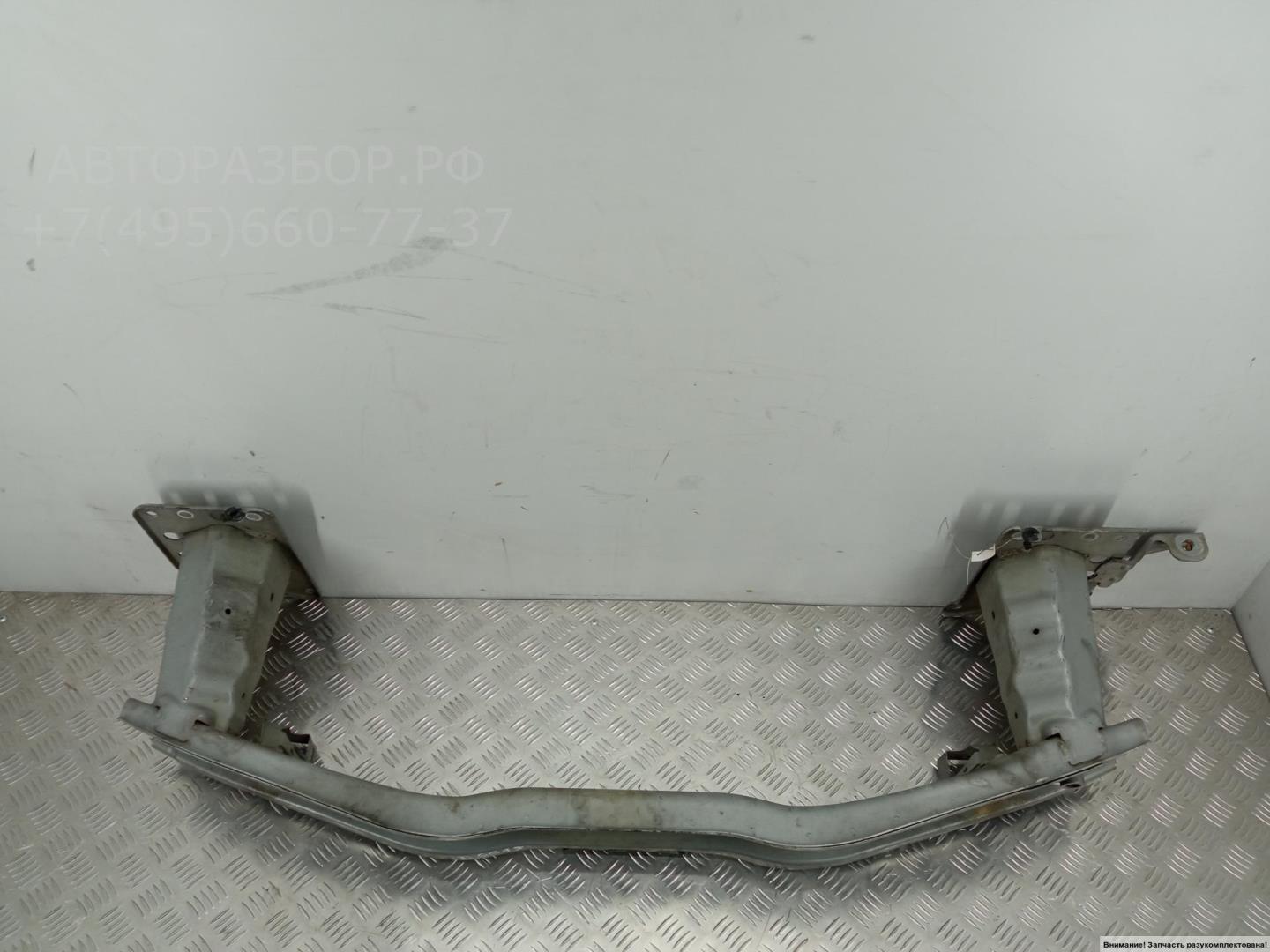 Усилитель переднего бампера