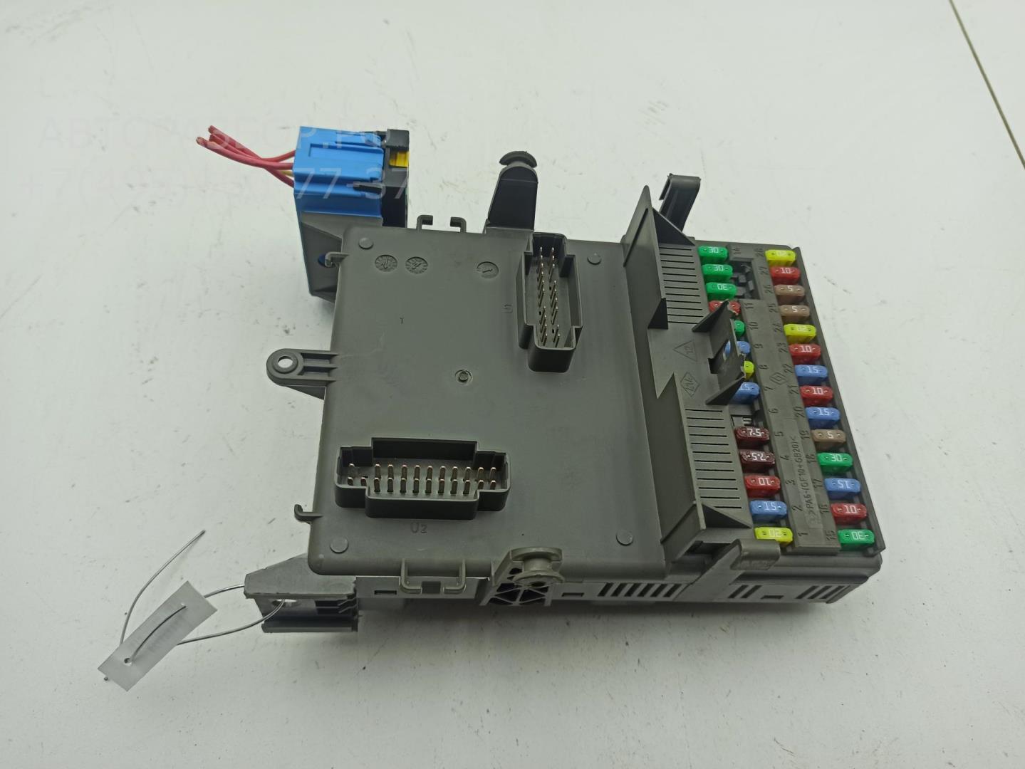 Блок предохранителей