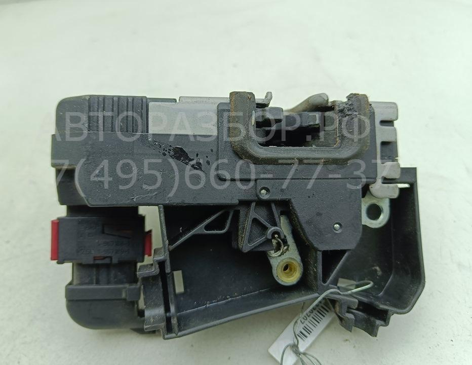 Замок двери передней правой