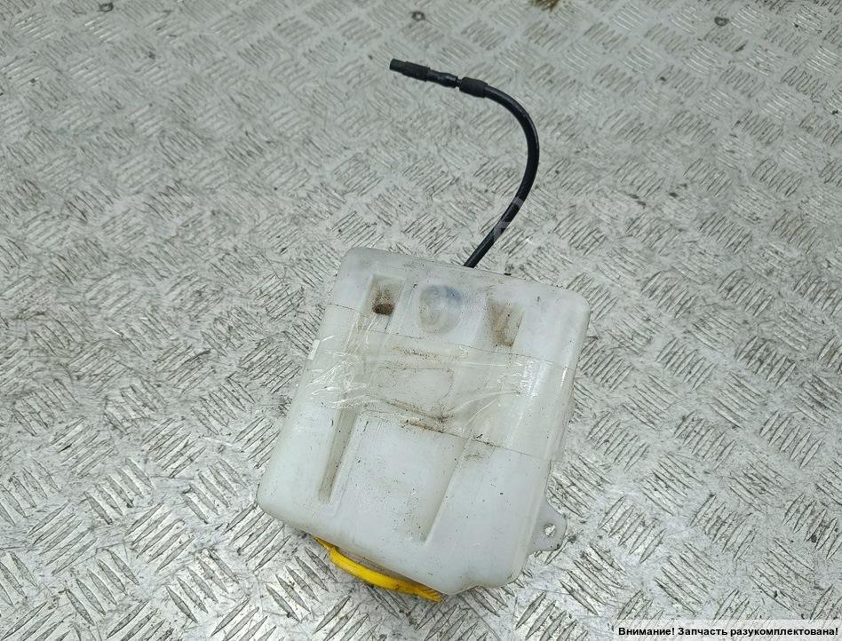 Бачок омывателя лобового стекла