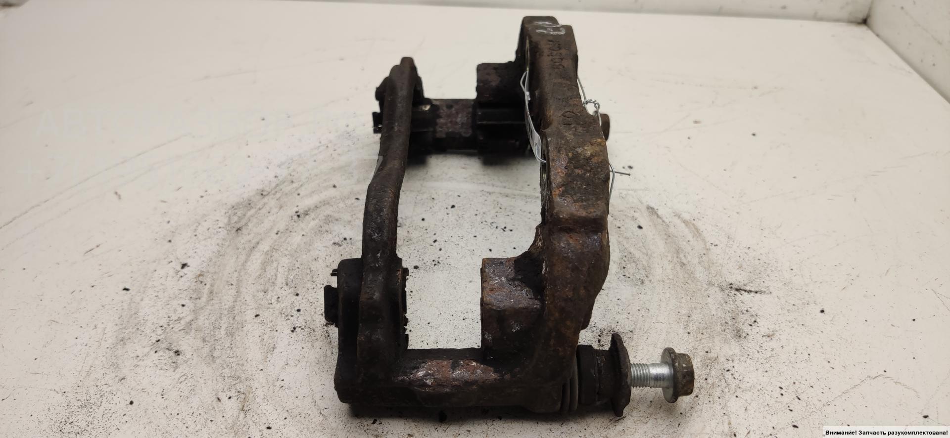 Скоба суппорта переднего