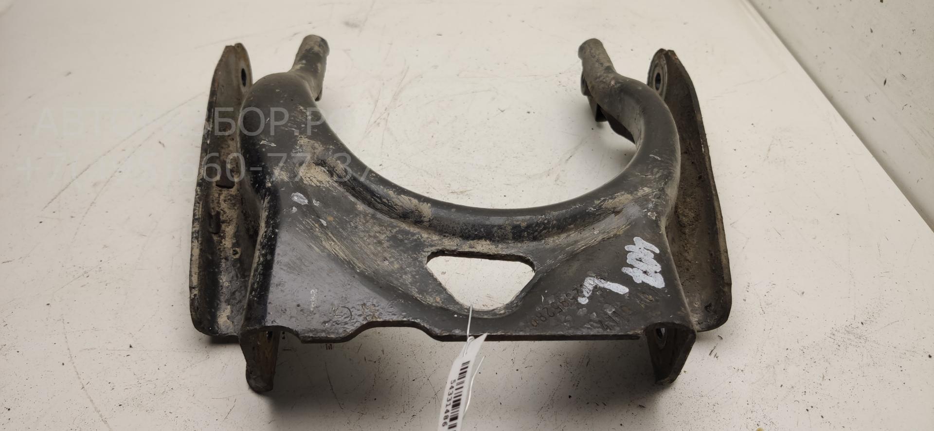 Рычаг передний левый