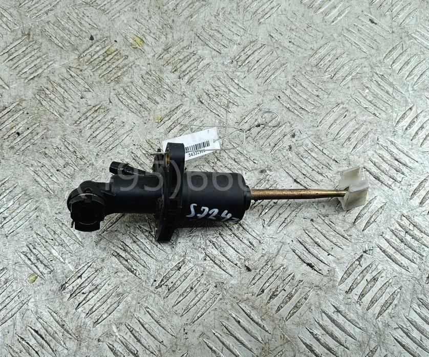 Цилиндр сцепления главный