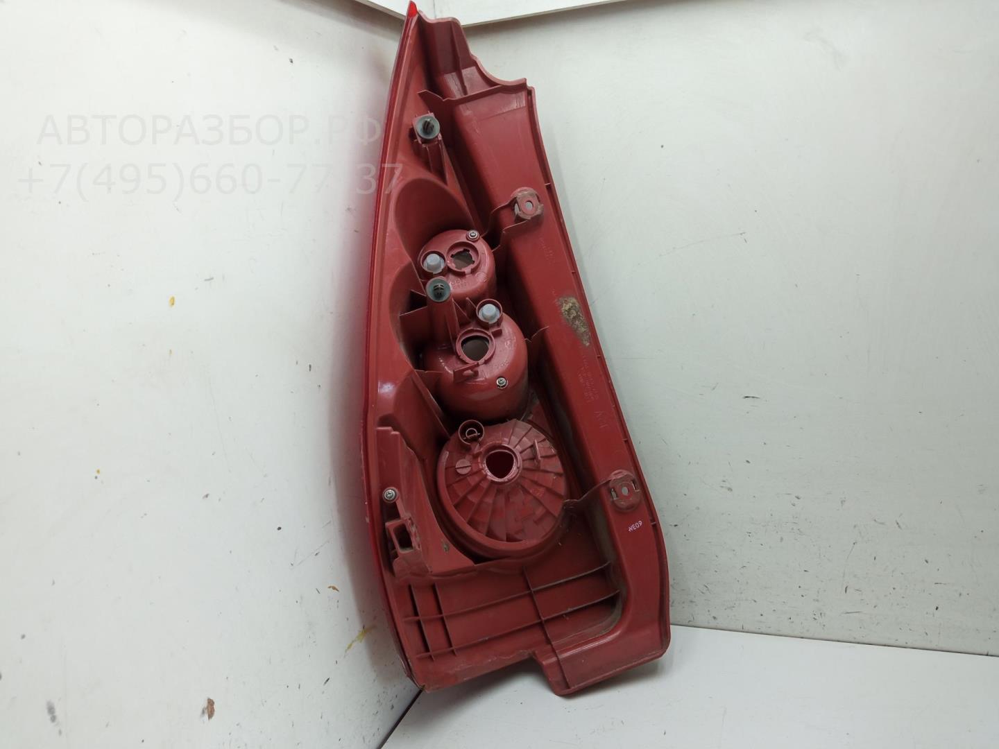 Фонарь задний правый