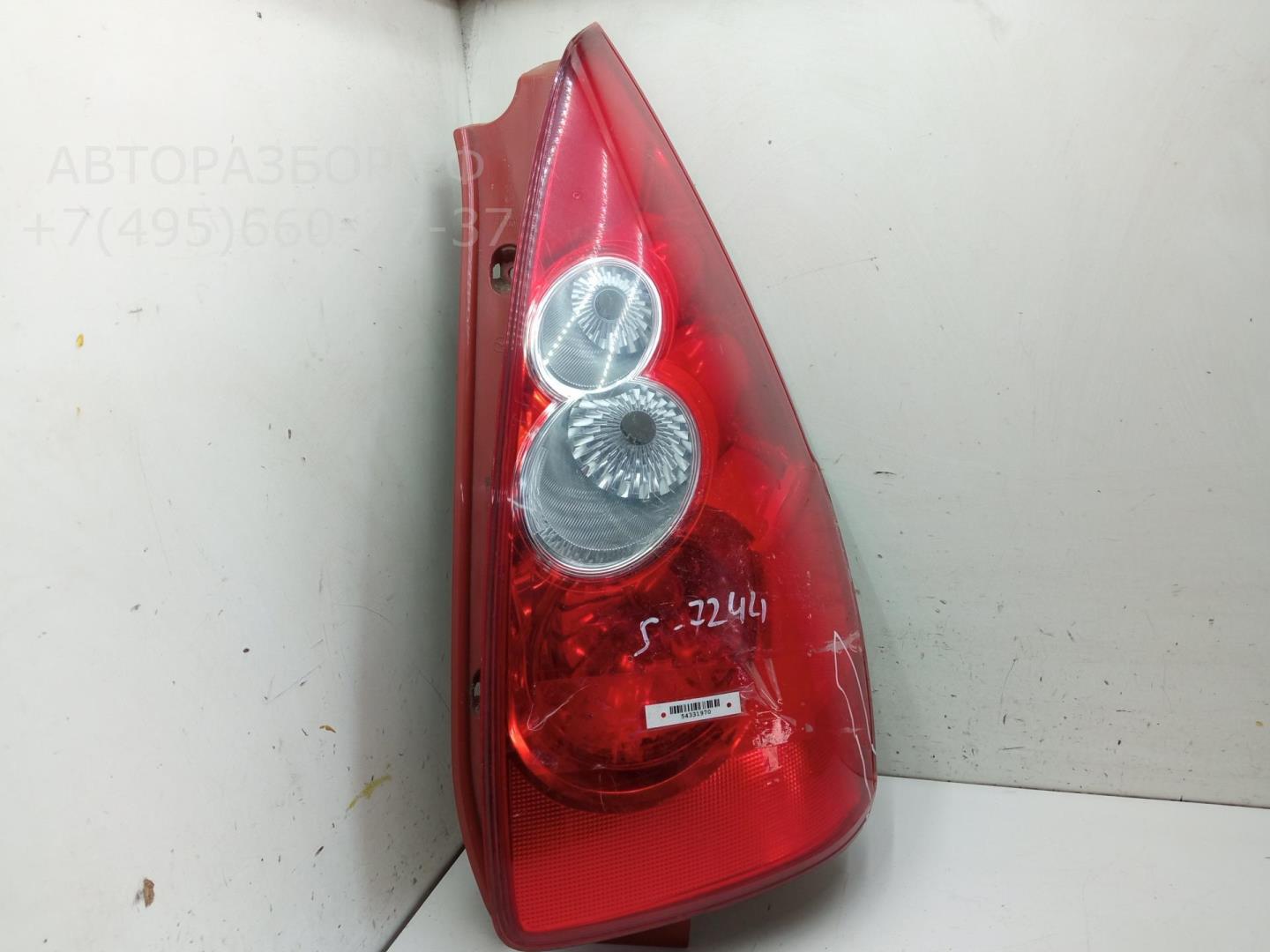 Фонарь задний правый