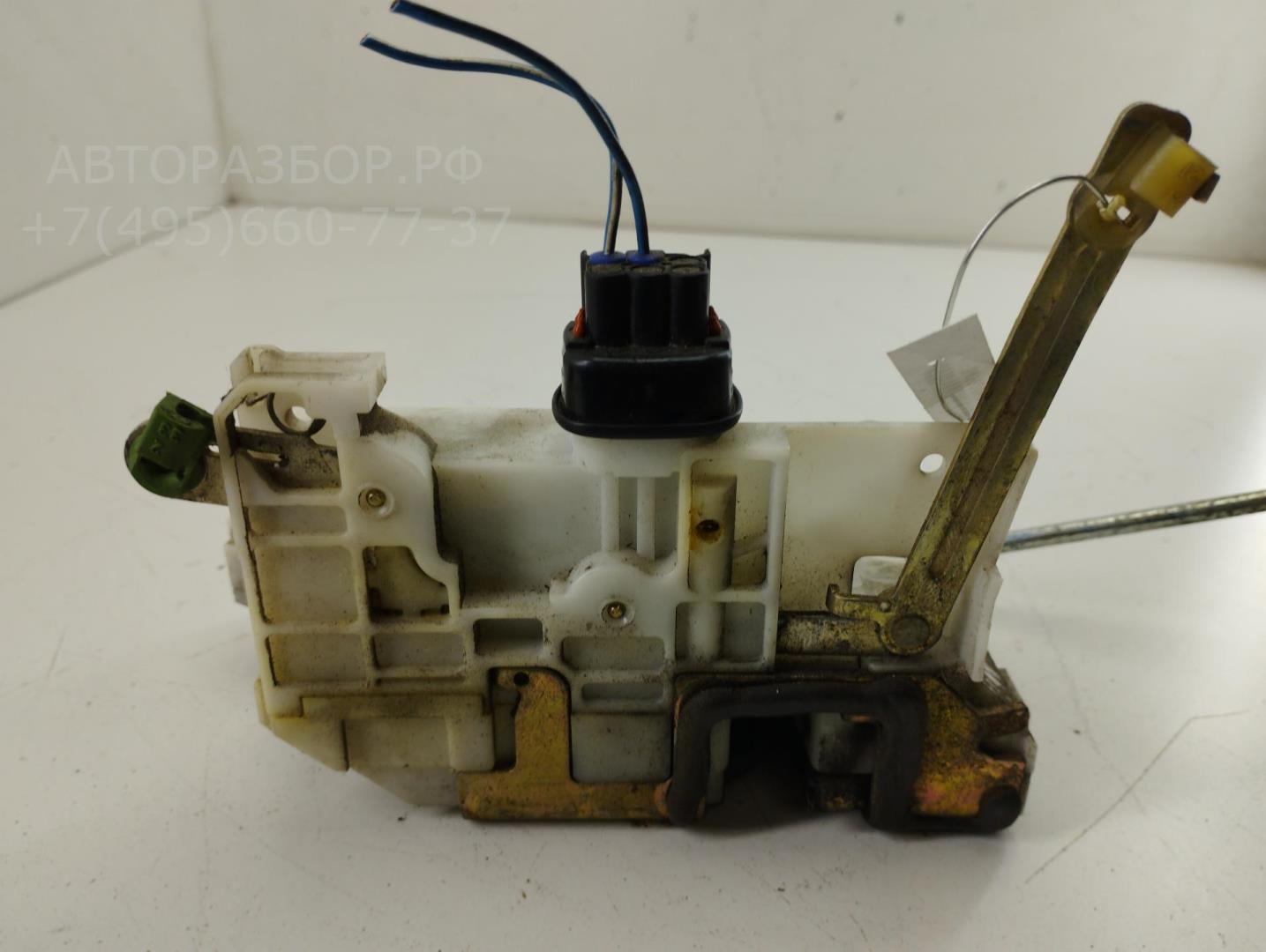 Замок двери передней правой