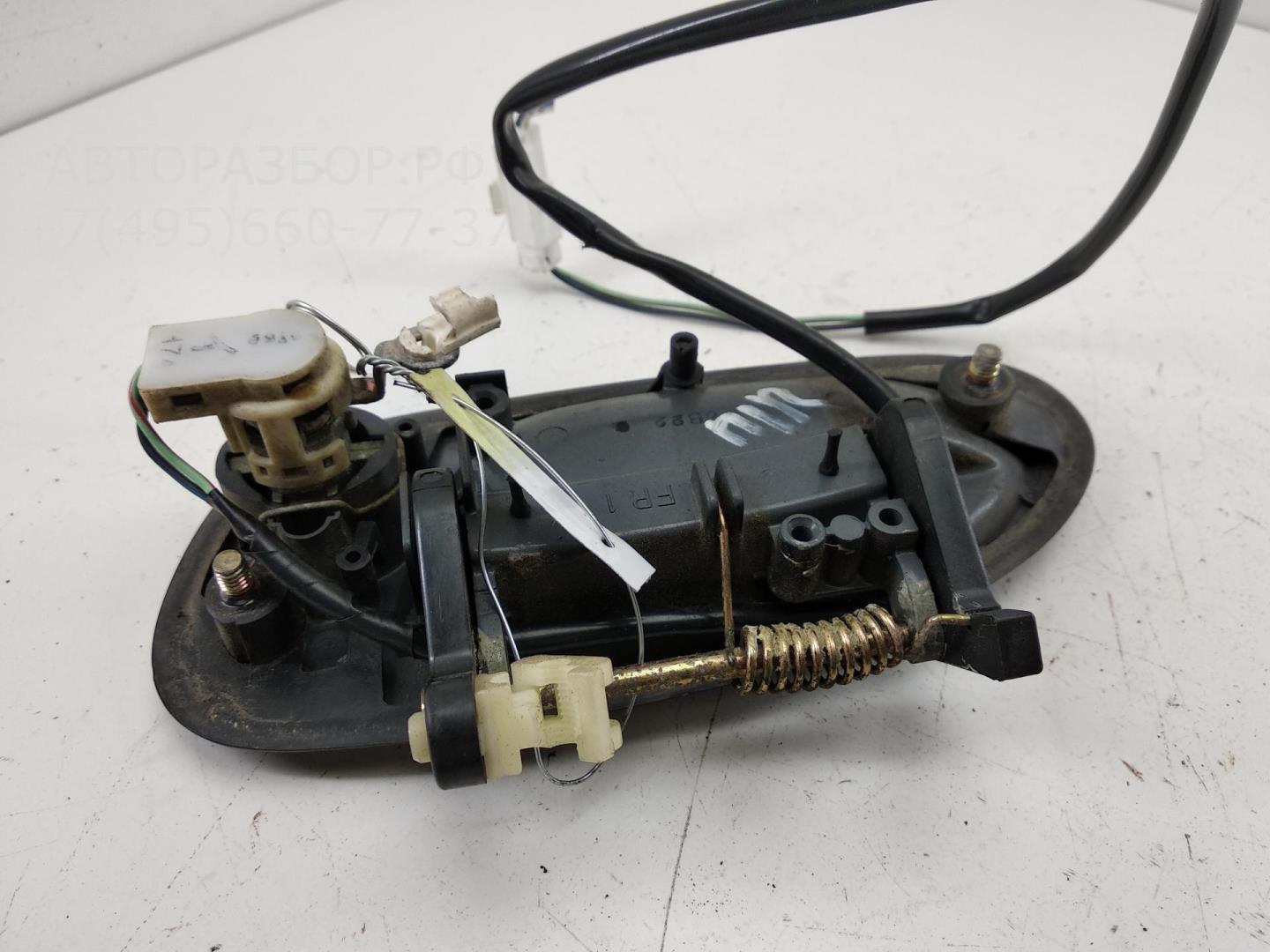 Ручка двери передней наружная правая