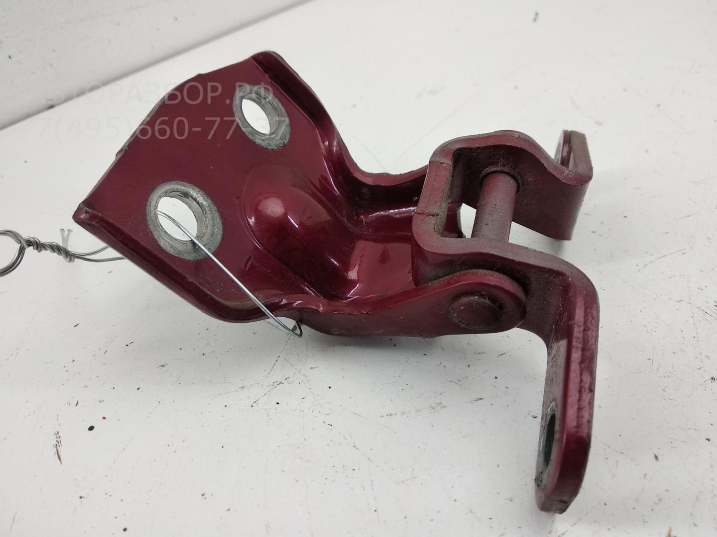 Петля двери