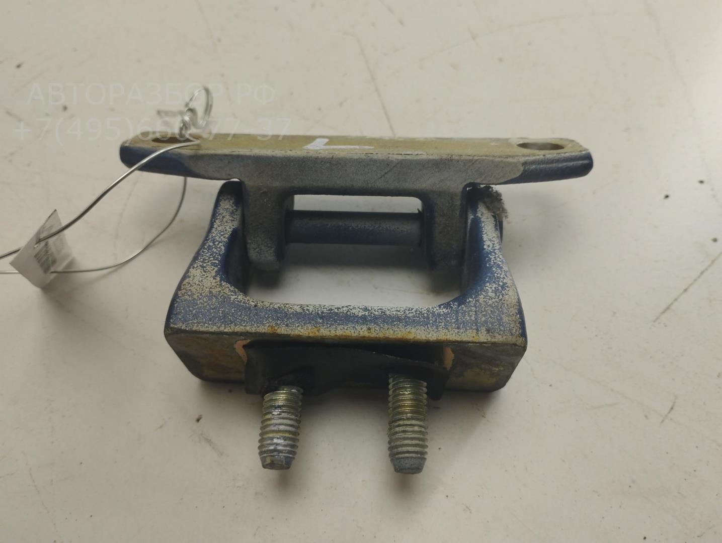 Петля крышки багажника