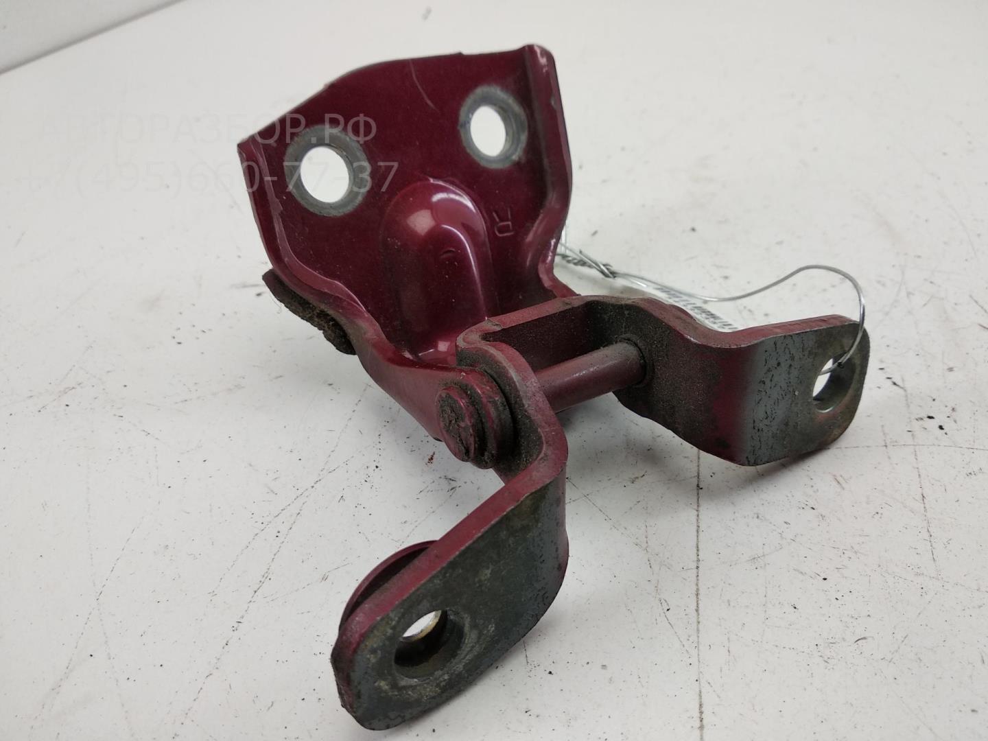 Петля двери