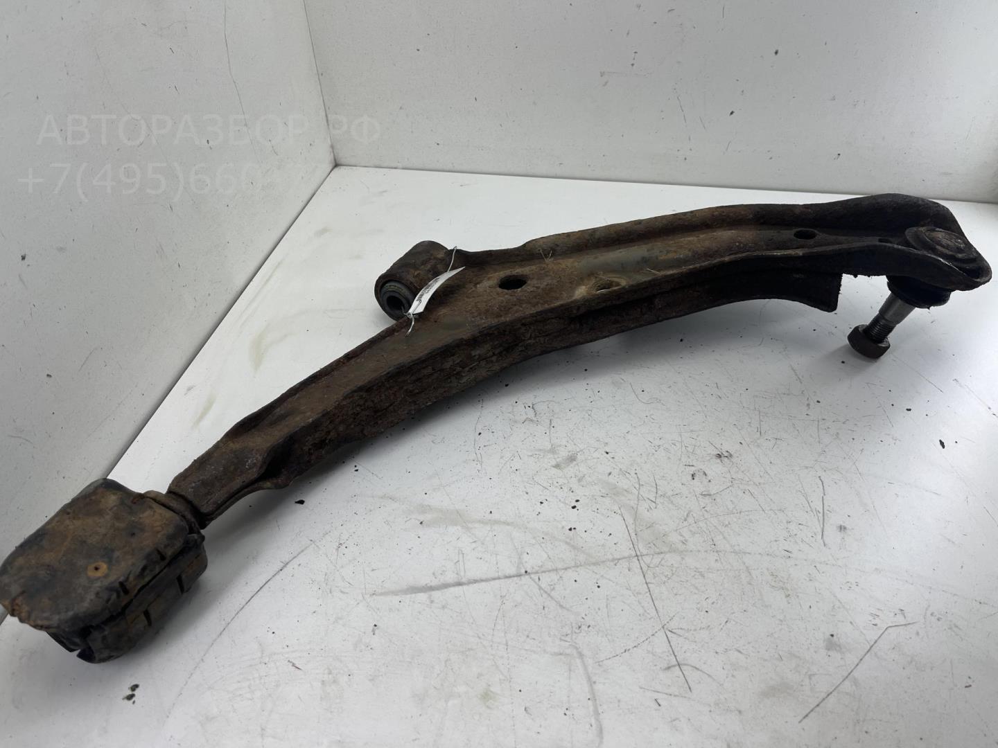 Рычаг передний левый