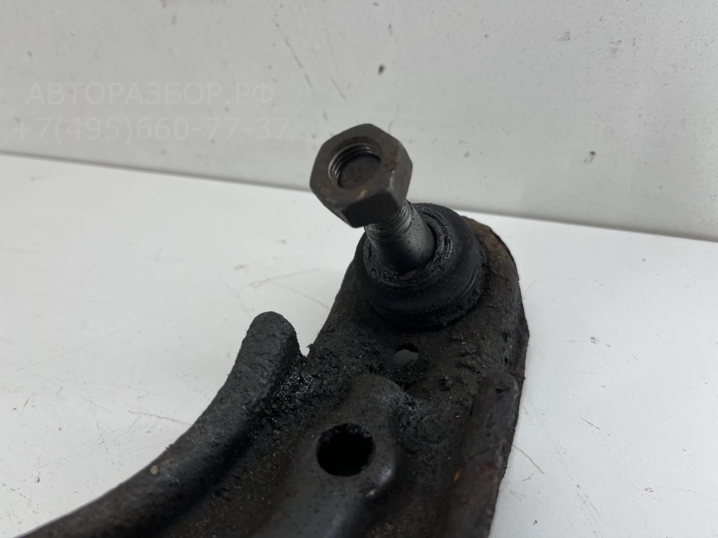 Рычаг передний левый