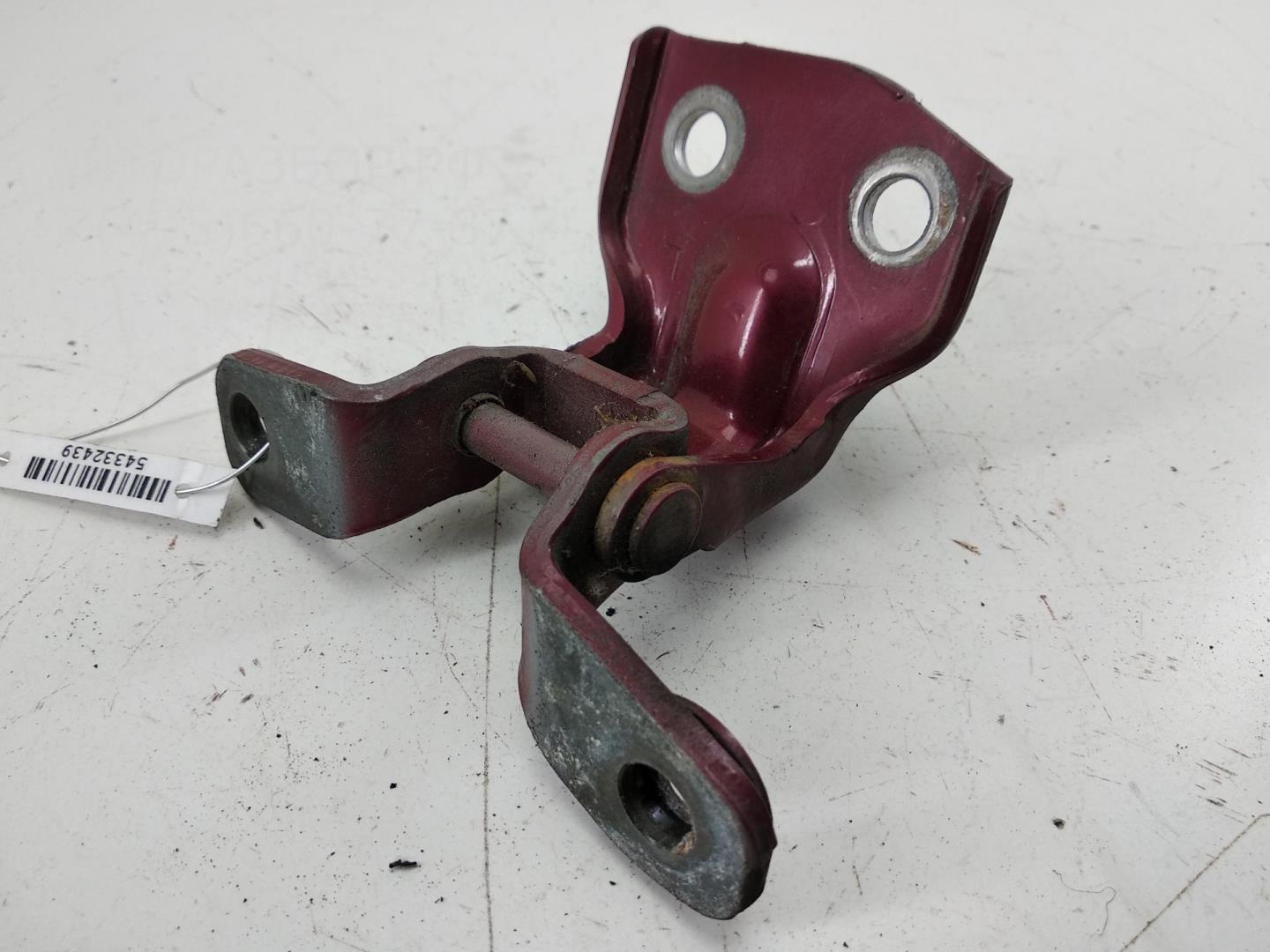 Петля двери