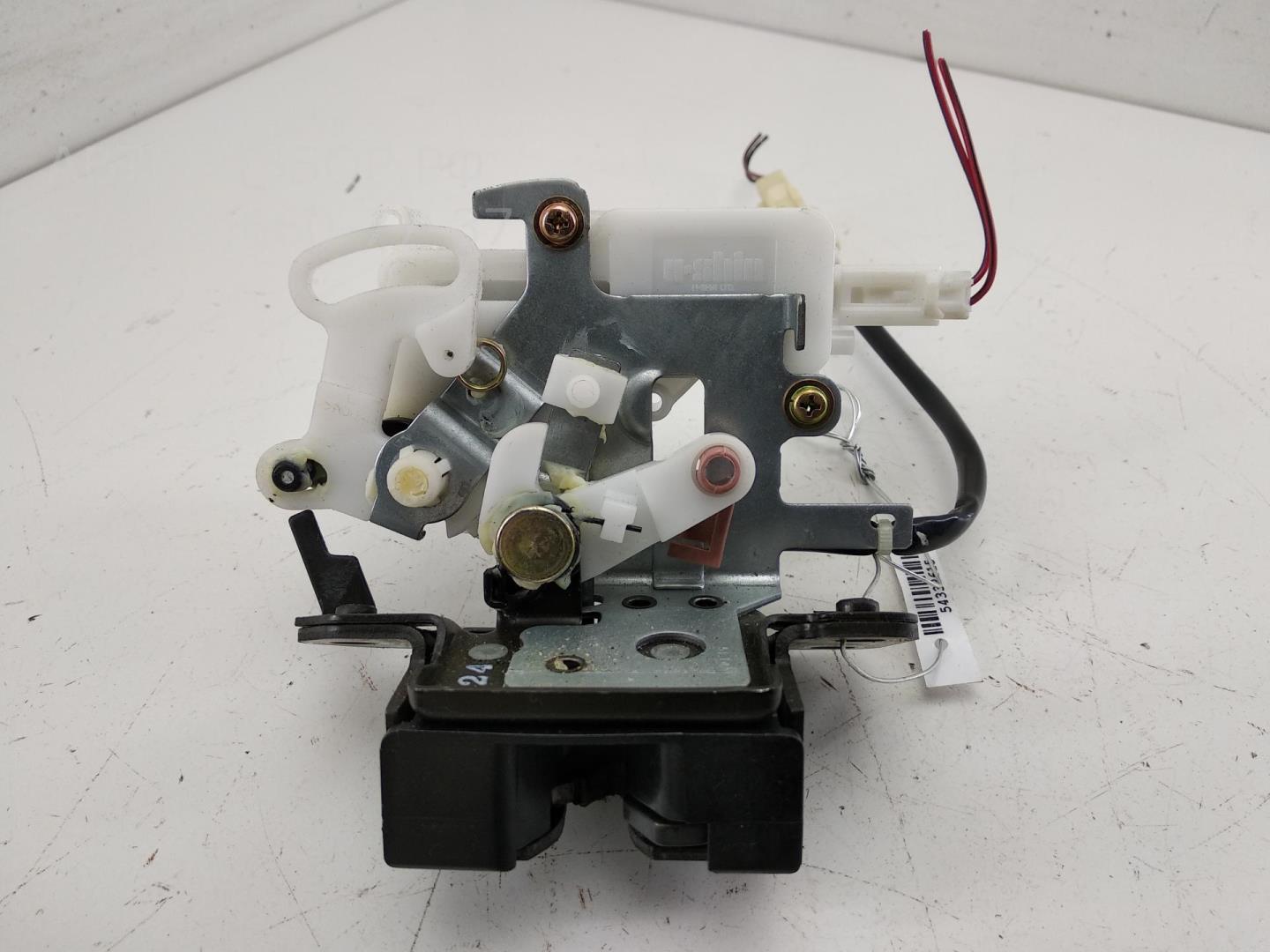 Замок багажника