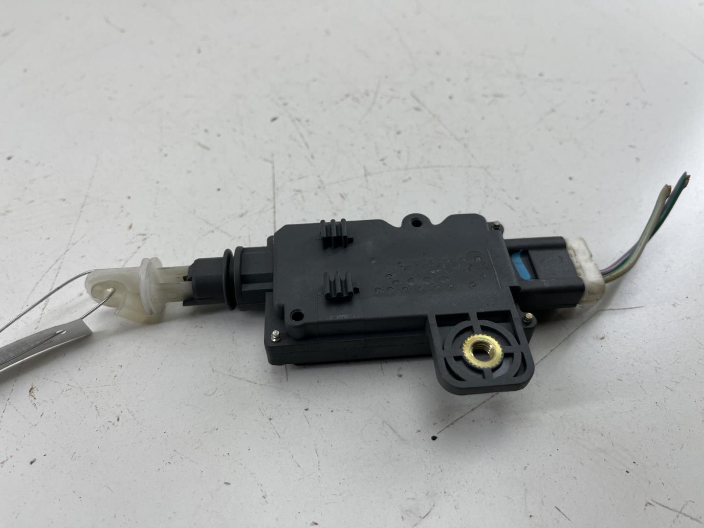 Активатор замка багажника