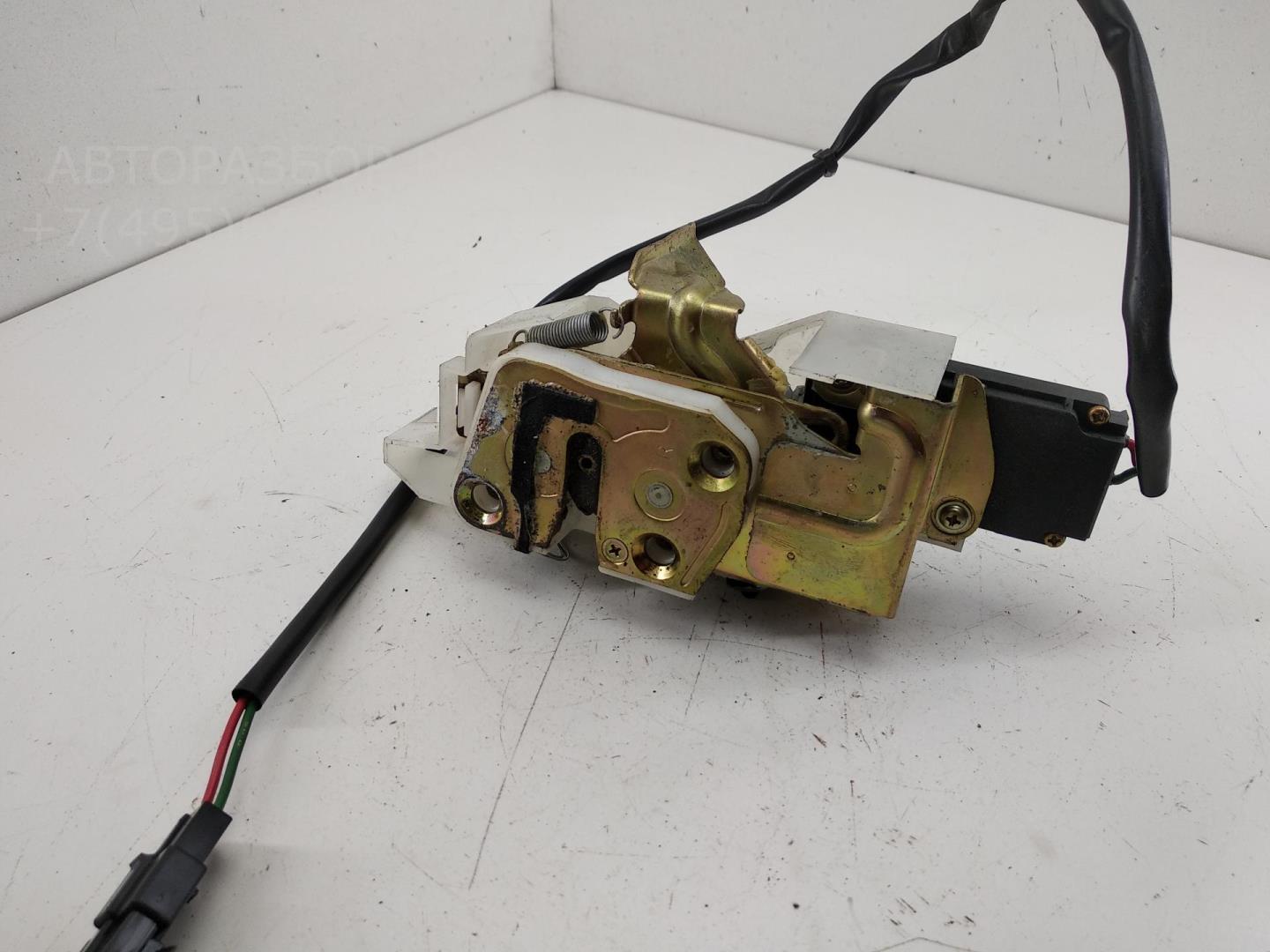 Замок двери задней правой