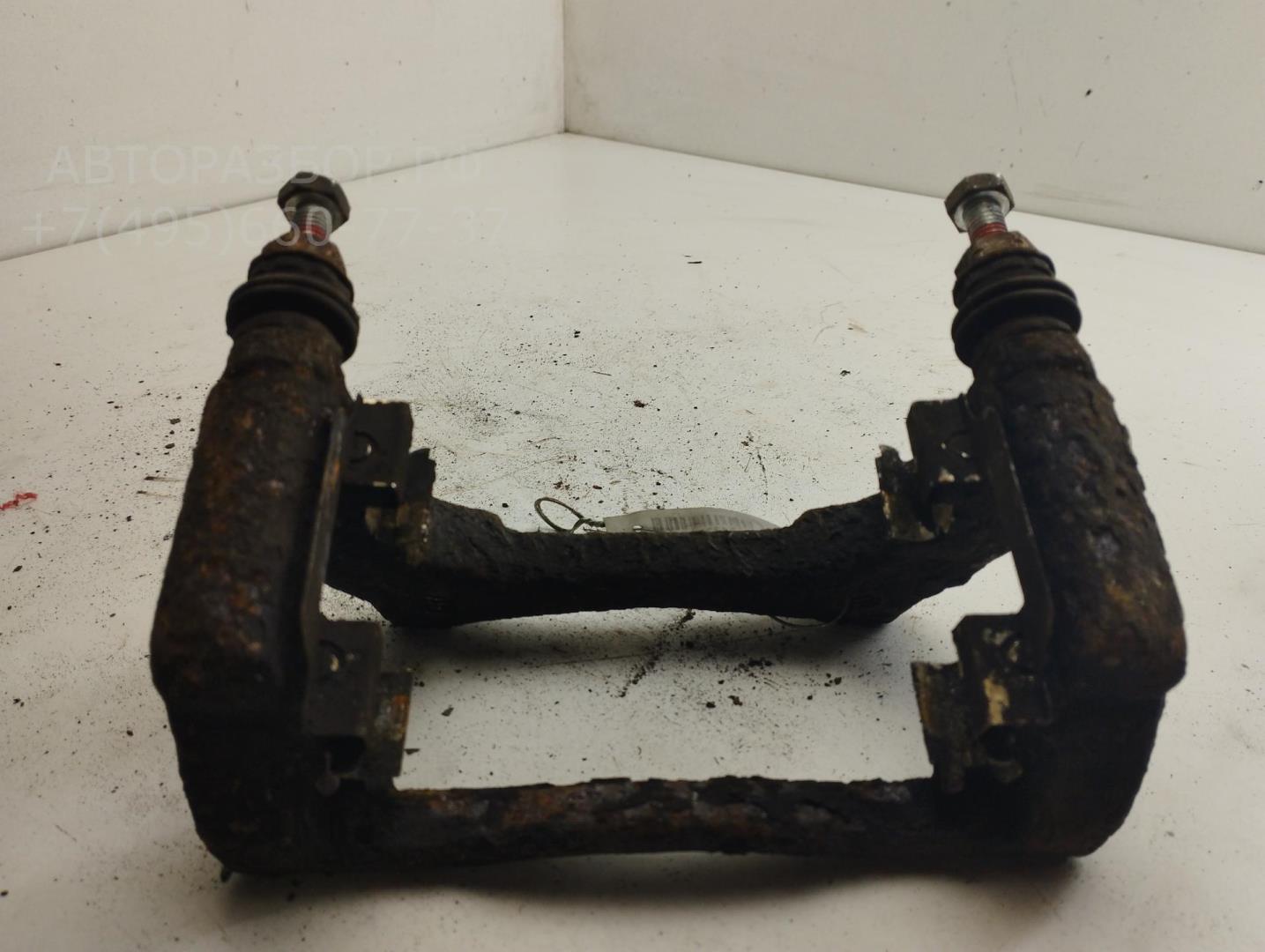 Скоба суппорта переднего