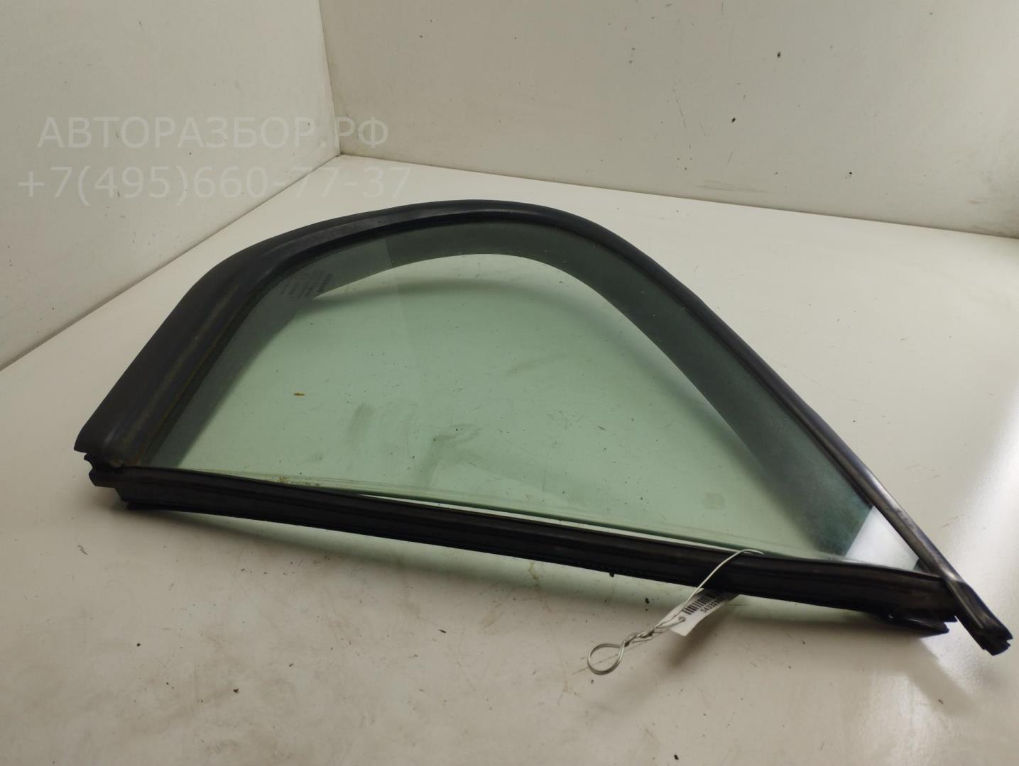 Стекло двери задней правой (форточка)