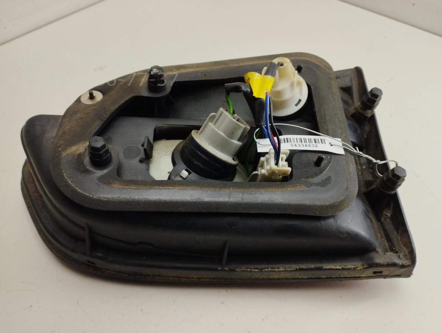 Фонарь задний внутренний левый