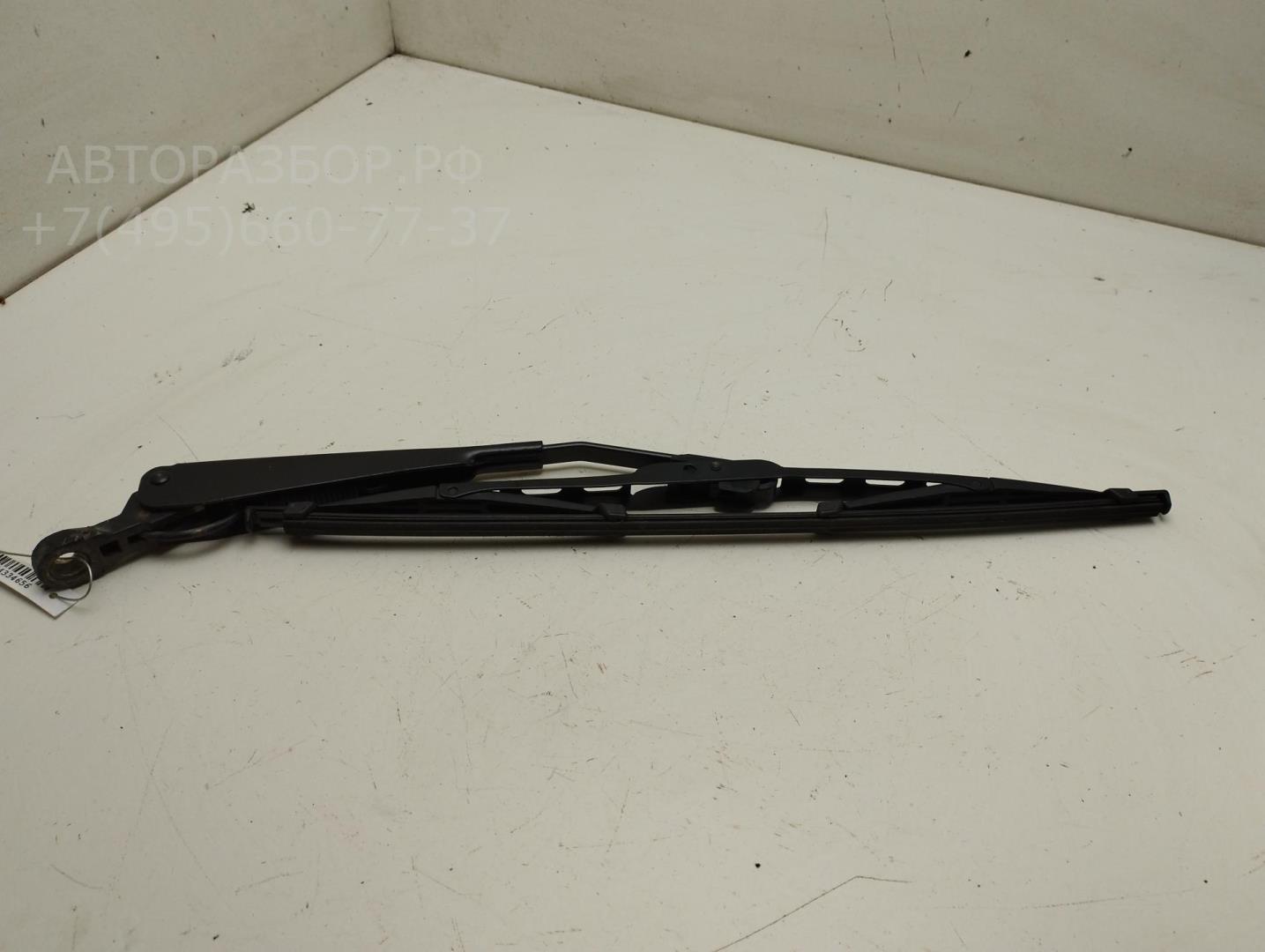Поводок стеклоочистителя заднего